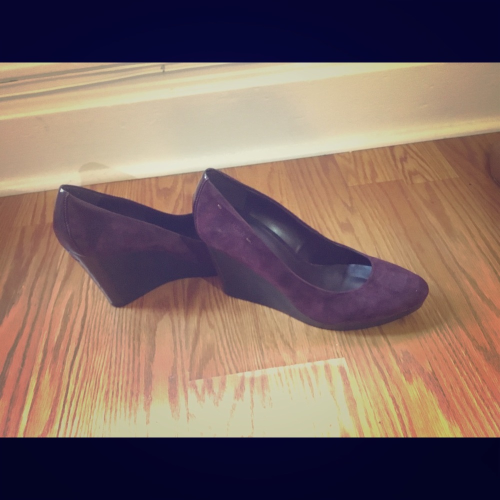Gorgeous  Calvin Klein wedges, Bordo color